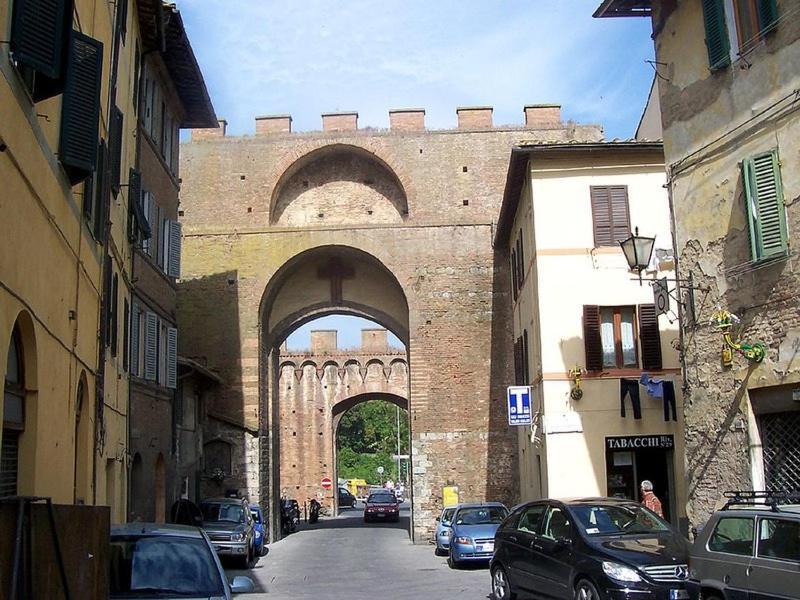 Ampio Monolocale Nel Centro Storico Di Siena Apartman Kültér fotó